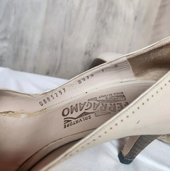 Salvatore Ferragamo Vintage Peep Toe  Made in Italy Nude Heel Size 7 B Women's - Picture 7 of 13